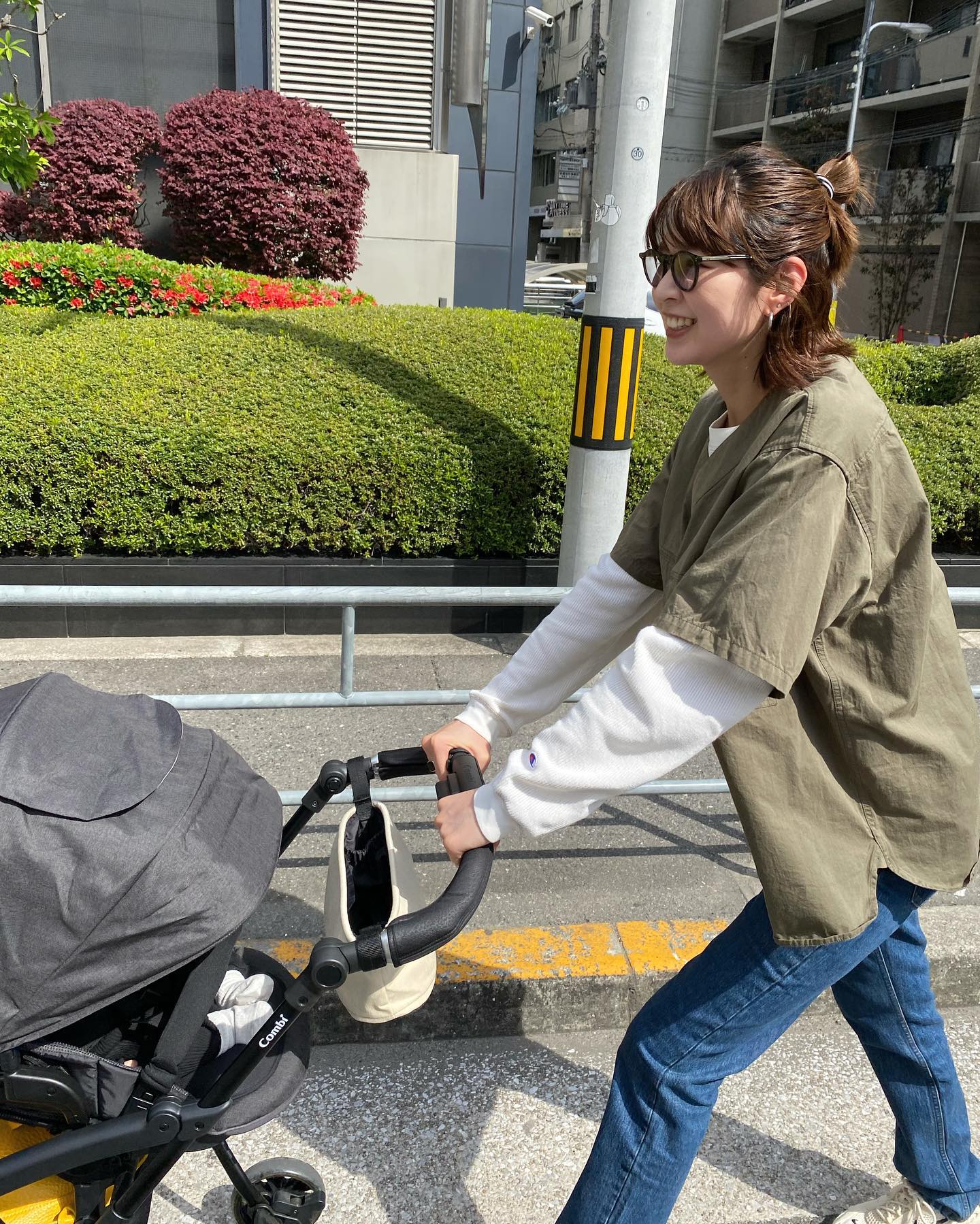 🏐木村沙織が息子の顔出しショットを公開🤱🍼ベビーカーを押す姿に心配の声😟💭