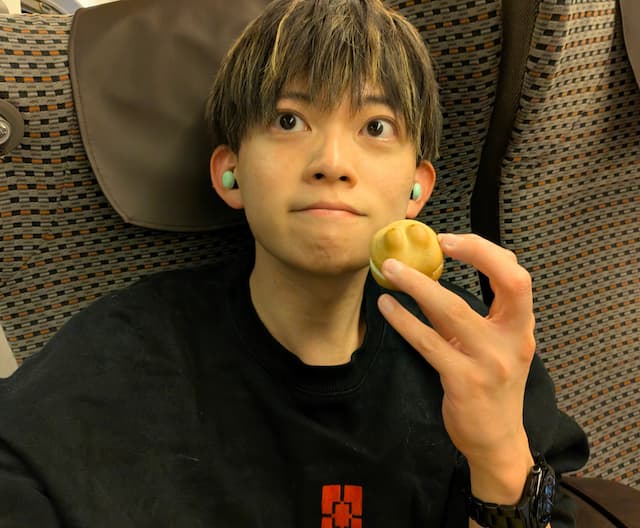 「これ名古屋の名物なの！？かわいいな！？！？」松丸亮吾がカエルのマリトッツォを食す