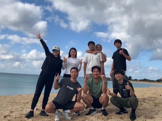 プロゴルファー・河本結が沖縄でのトレーニングを終える「今年も力(弟)と！」