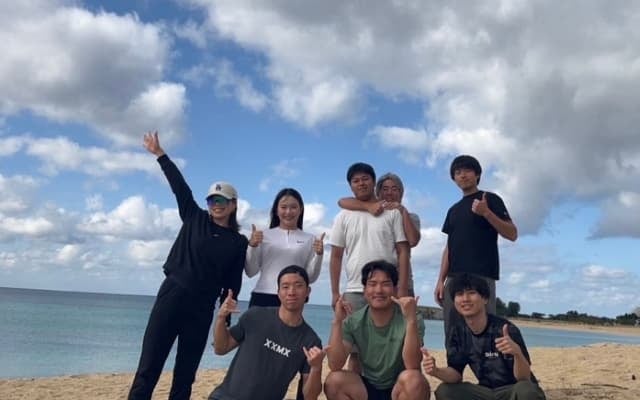 プロゴルファー・河本結が沖縄でのトレーニングを終える「今年も力(弟)と！」