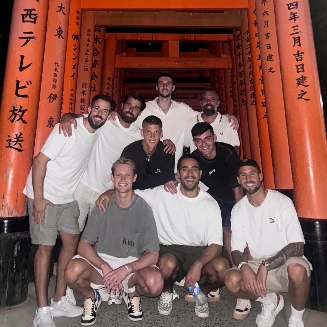 「修学旅行感が最高！」「青春っぽい！」京都観光を満喫するバルサ軍団の