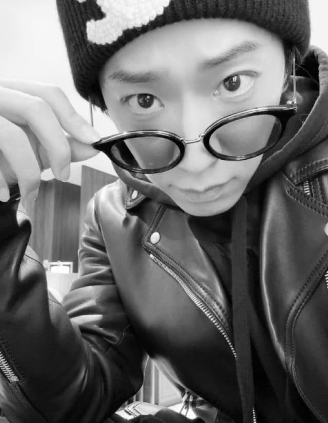 小山慶一郎が最新ショットを披露「明日から3日間LIVEだね」