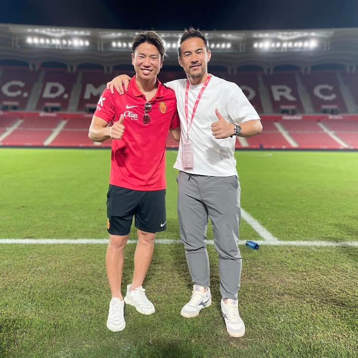 浅野拓磨があのレジェンドとの2shotを公開！