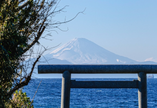 「日本一の山に遥拝！」SHOCK EYE、洲崎神社からの絶景ショットに反響