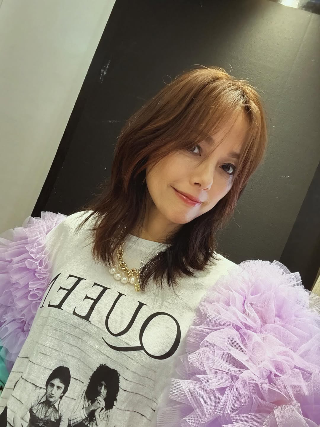 相川七瀬、華やかな装飾スリーブの最新ショットを公開　「美しすぎる」と話題に