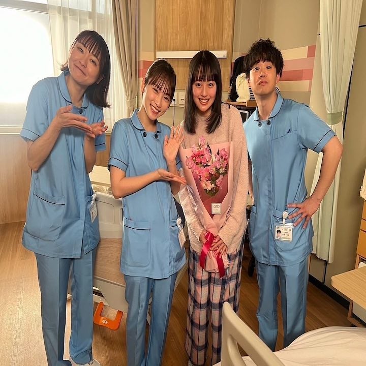 川栄李奈&矢野悠馬 豪華ショットにファン「なかいいね～💕みんな可愛い💕」