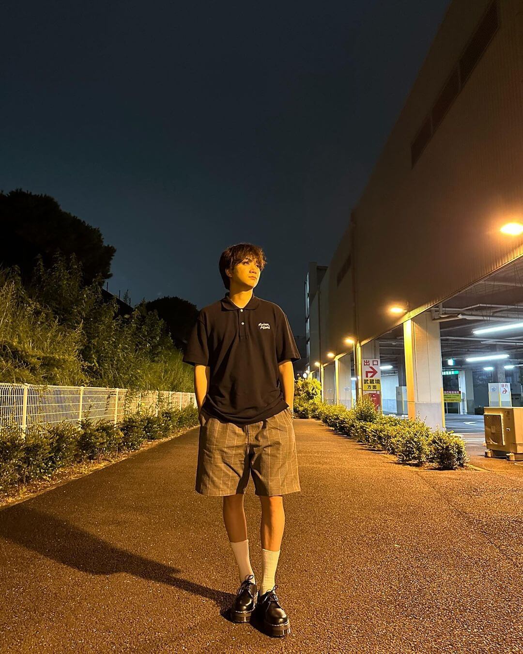 コムドット・ゆうま涼しげなオフショットを公開！「ビジュ良いですね」の声続々！