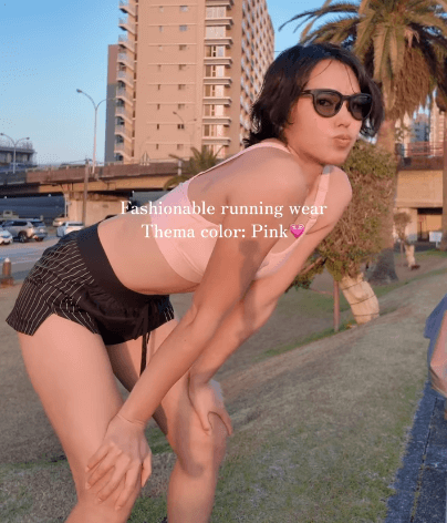 「めっちゃカッコ良い！」元走幅跳の美女アスリート、”ピンクダイスキ”と語り披露したクールビューティームービーが話題に「アメコミのヒーロー感」