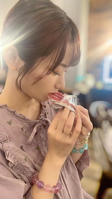 「生ハム食べてるだけで可愛い！」女性声優がライブ前に奇跡的なショットを公開