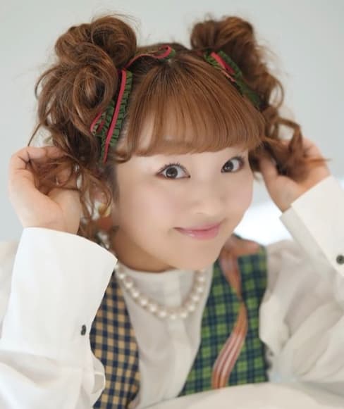 柳原可奈子　可愛い猫ワンピと猫ヘアで秋の装いを楽しもう