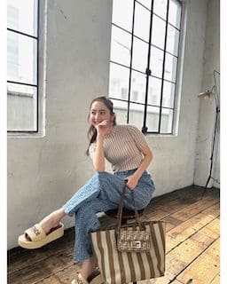佐々木希、Fendiを着こなしすぎて「ふぇ、ふぇ、ふぇんでぃ...」