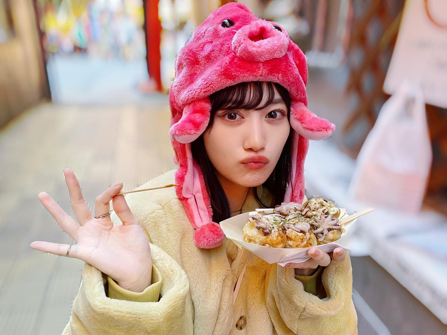 乃木坂46山下美月 あざとい食べ歩きショット披露にファン興奮