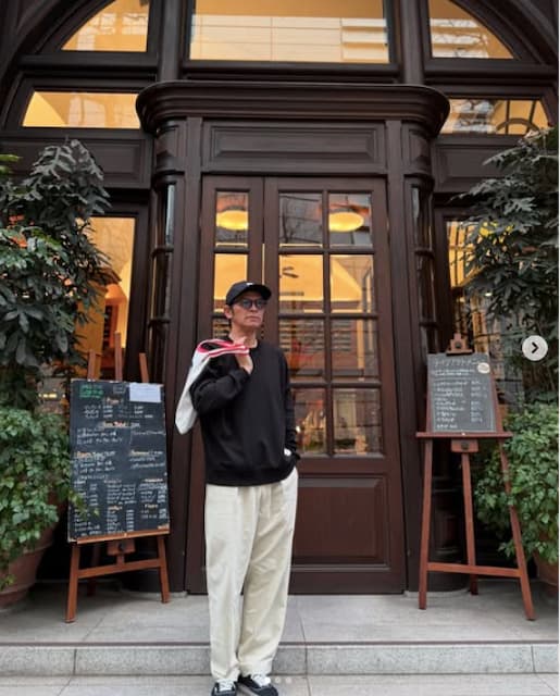 ますだおかだ・岡田圭右がイケオジ風コーデとおしゃれな休日を投稿！