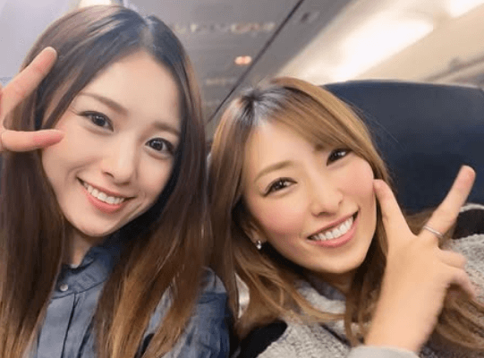 「もっと見たくなる」人気モデル、美女仲間とパワースポットへ！現地のショット＆ムービーにファン歓喜！「写真2人ともいい笑顔、可愛い」