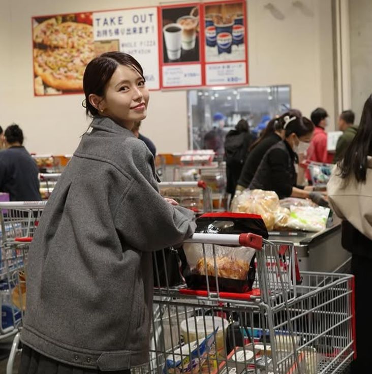 美人タレント・井口綾子がコストコショッピングを満喫！