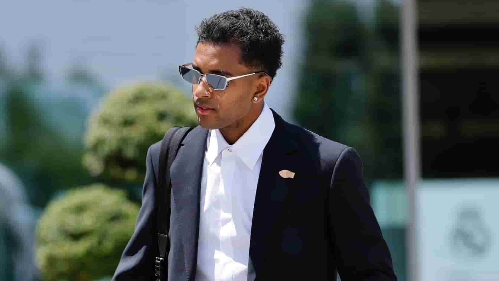 ロドリゴが米国入りを報告！スーツ姿と練習ショットを投稿