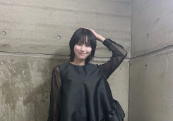 南沙良、寝癖ショットと玉手箱風フォトを披露！ファンから「可愛すぎ」の声殺到！