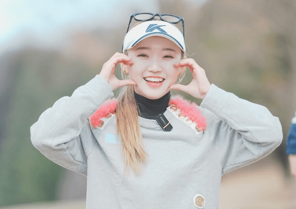 「ハイトーンどうですか？」美女ゴルファー、イメチェン後にどっち派かを質問！ファン、悩める沼へ「何をしても可愛い」