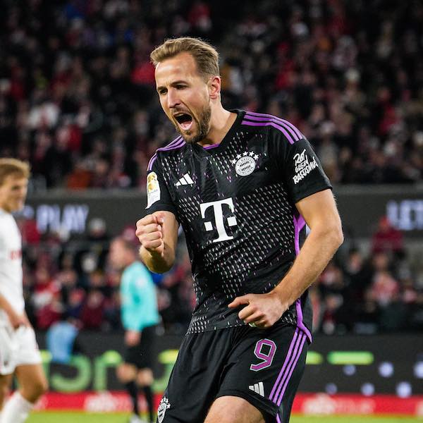 サッカーイングランド代表FWケインわずか12試合で今季18ゴールを達成し、バイエルン6連勝に導いた🔥