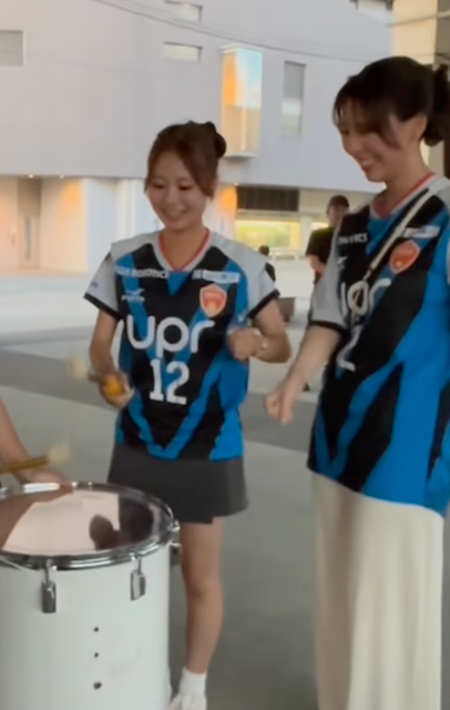 タレント・山根みなみ、防府PVで太鼓パフォーマンスを披露