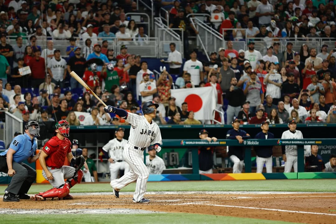 【WBC】吉田正尚と鈴木誠也がJALチャーター機で帰国 侍ジャパン合流へ