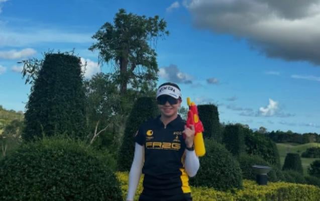 プロゴルファー・沓澤莉子、「Hello May」爽やかな5月のごあいさつ