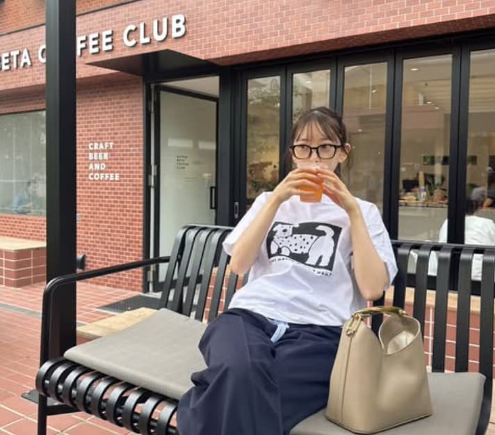 元乃木坂46・堀未央奈がオフショットを投稿！犬の激かわTシャツも披露