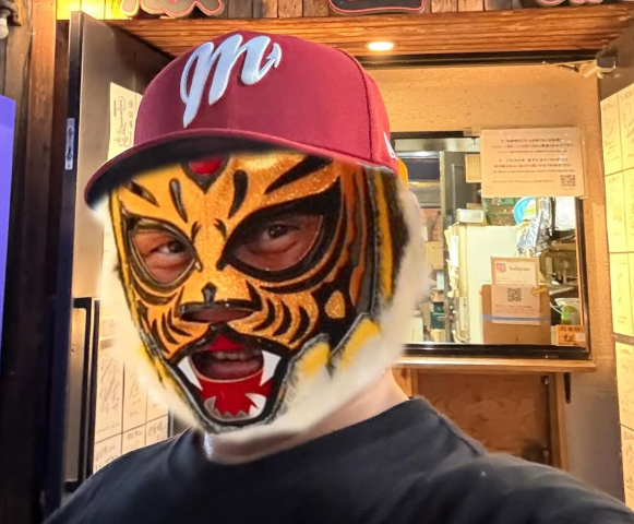 タイガーマスクが語る“素顔グルメ”！目黒の有名たこ焼きに大満足の理由とは