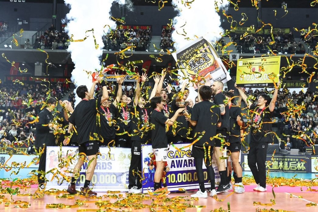 バレー日本代表・佐藤駿一郎、天皇杯優勝を報告「優勝に貢献できて良かった」