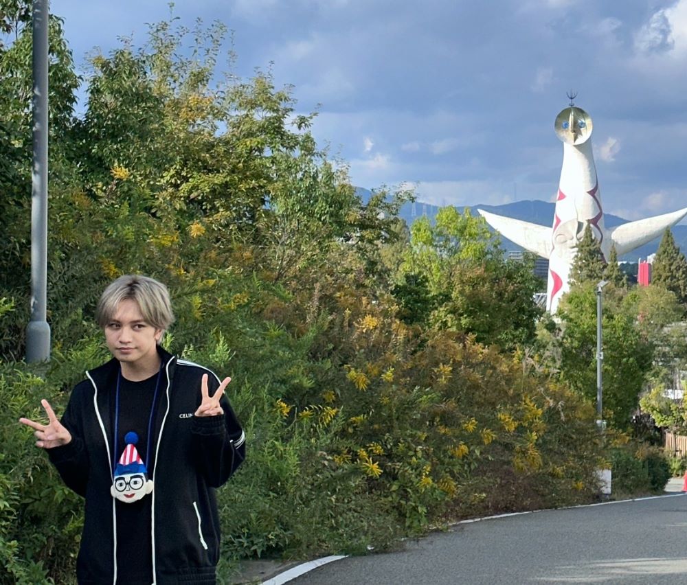 「顔ちっさ！！」中島健人が大阪を満喫