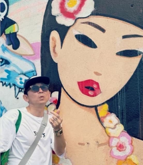 有吉弘行　田舎おじさんがアロハスタイルに！？夏気分全開のリラックスコーデ！