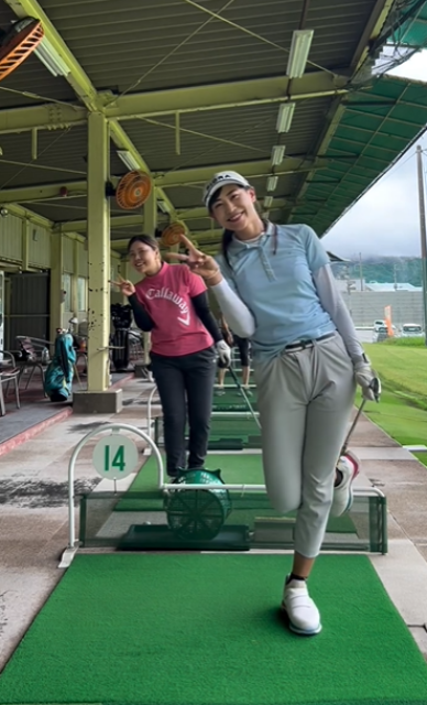 「はい、ひょっこりはん」美人ゴルフティーチングプロ・遠藤璃乃、お茶目ムービーアップにファン爆笑!?
