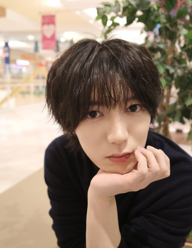 七五三掛龍也、私服ショット公開　冬の必須アイテムを質問