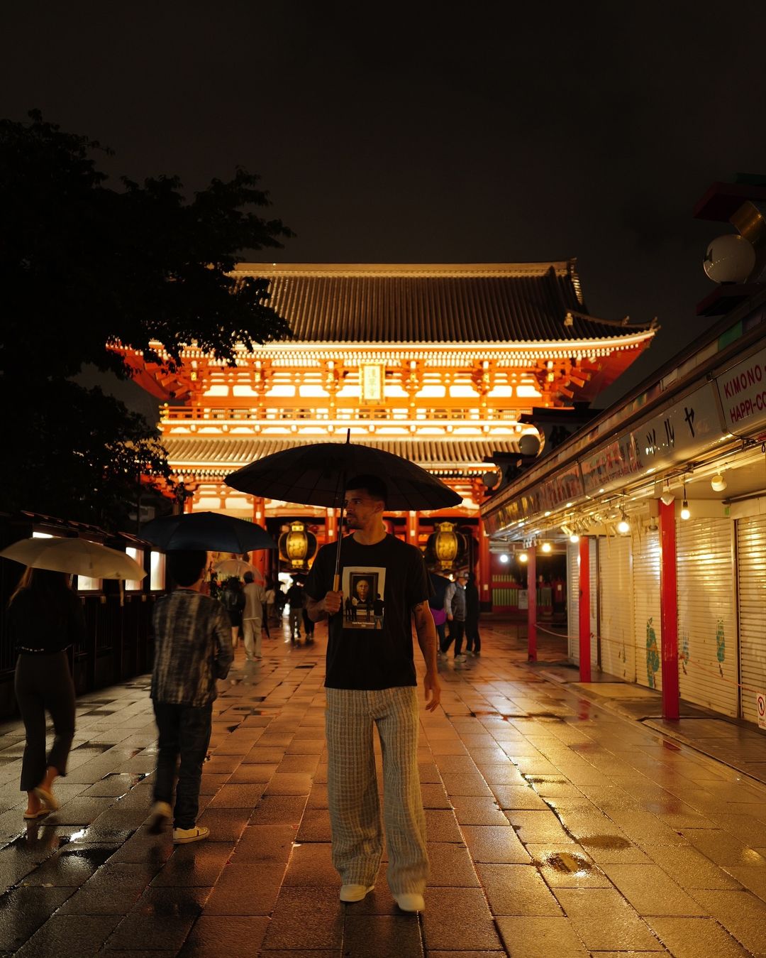 「私は日本を愛している🇯🇵」今季躍進したイングランド代表FWが日本での休暇を楽しむ