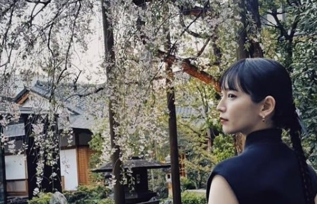 「この時代に生まれて良かった」吉岡里帆が生まれ故郷でDiorのショーを見る！