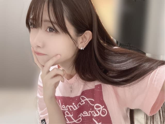 「大人っぽくて可愛い」声優 来栖りんが最近の前髪について投稿