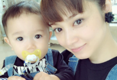 平愛梨、懐かしの親子ショットを公開！「今の瞬間は本当に貴重」