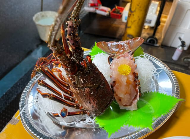 「雨を見ると思い出す」と岡本信彦が超豪華な朝食を公開！