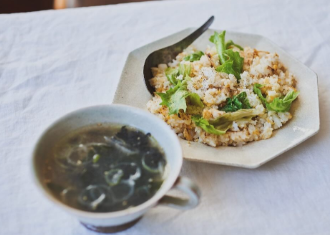 料理家・榎本美沙、“しょうがねぎ麹”活用の定番ランチレシピを公開