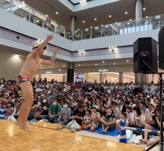 小島よしおがイオンモール熊本でコール&レスポンス！