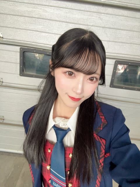 AKB48メンバーが韓国のフェスに出演！研究生たちとの2ショットが可愛すぎる