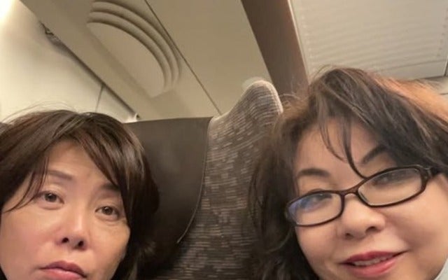 ハイヒール・モモコが新幹線で仲良くお弁当！