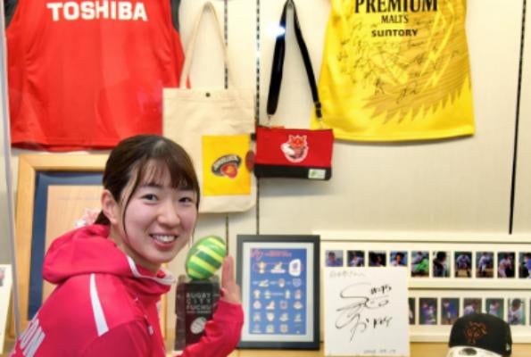 女子バスケ・シャンソンVマジック 佐藤由璃果、高野市長との対話に感激「サインも飾っていただきました！」