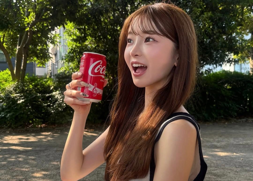 “エラシコ女子”爆誕！？青学卒・美女インフルエンサーの足技テクがすごい