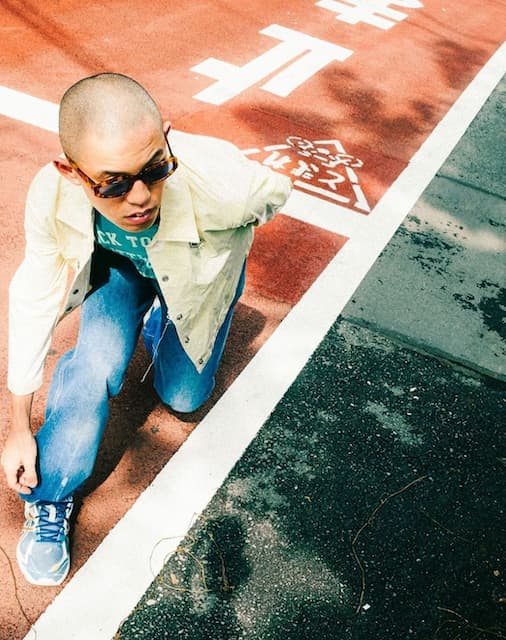 自身も古着屋を営む、あの人気おしゃれ芸人がオフショットを公開！「夏後、秋前。」