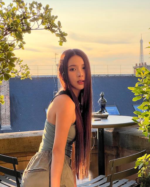 「バルコニーの天使👼」ミチのパリ日記第3弾‼️ 安定に可愛すぎる姫に注目👀🌟