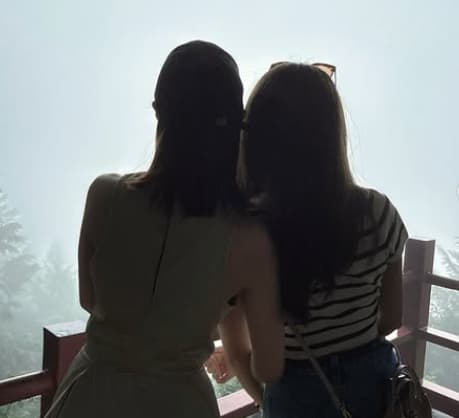 人気グラビアアイドルがパワースポットを訪れ運気上昇！