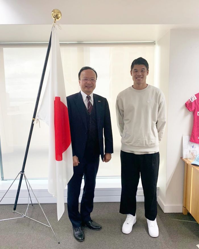 元日本代表・酒井宏樹がオークランドの日本領事館を訪問！