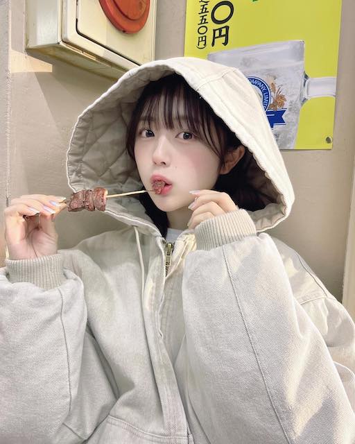 頬張る姿がまるで天使😍💕 なえなのが可愛すぎると話題👀