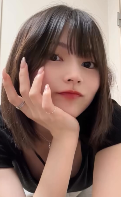 あえてのおヘソ丸見え！？#ババババンビ・宇咲のセクシーダンスが「美しさスタイル完璧」と話題に！